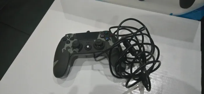 Ps4 500go avec 3 manettes et 6 jeux - photo numéro 10