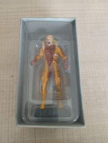 Figurine Marvel dents de sabre en plomb 