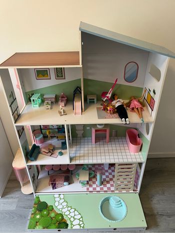 Maison de poupées en bois Lidl