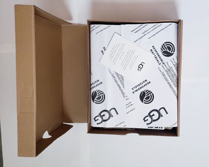 UGG Classic Ultra Mini Boots Femme  Taille 39 - photo numéro 4