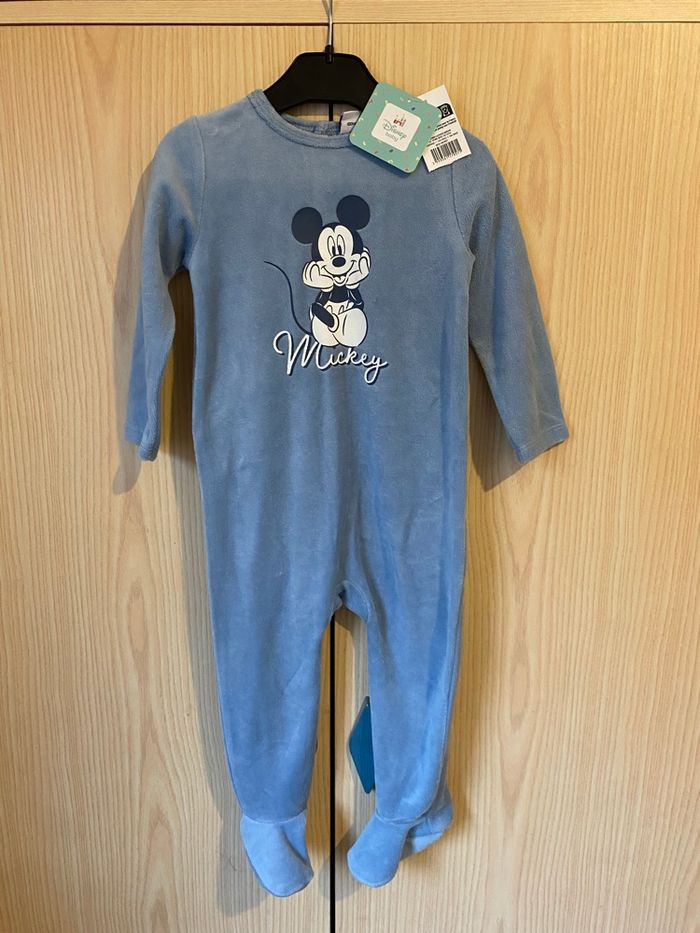 Pyjama Mickey neuf 18 mois