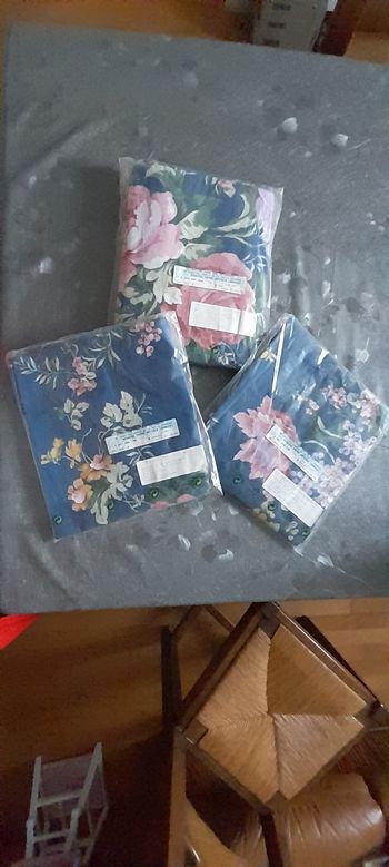 Drap plat 240× 300 cm + 2 taies d'oreiller