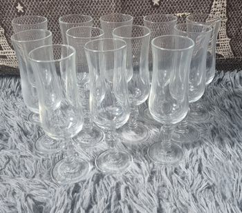 Ensemble de 12 flûtes à champagne