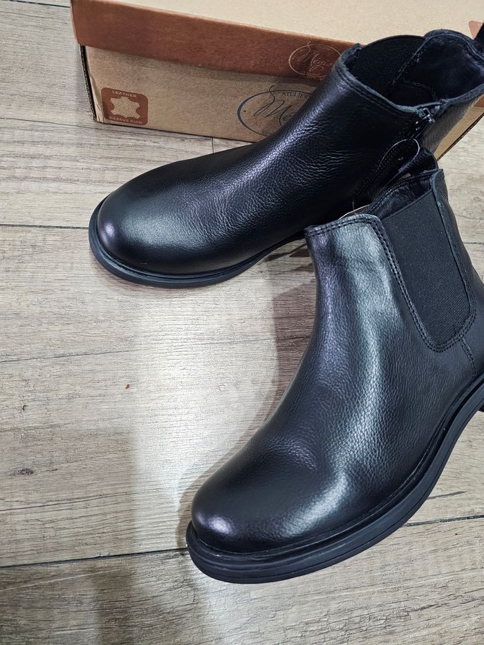 Magnifiques bottines fille en cuir,  noir, pointure 32, marque mégis,  neuves - photo numéro 3