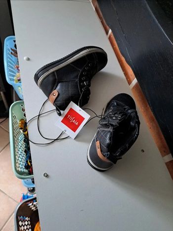 Chaussures montante garçon taille 28