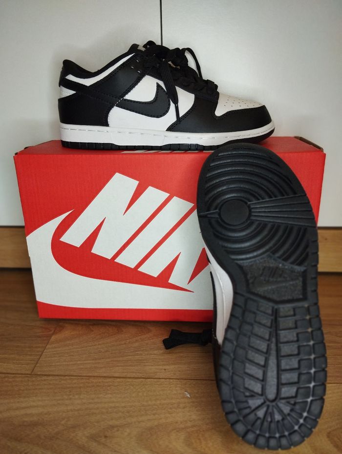 Basket Nike dunk panda taille 39 - photo numéro 3