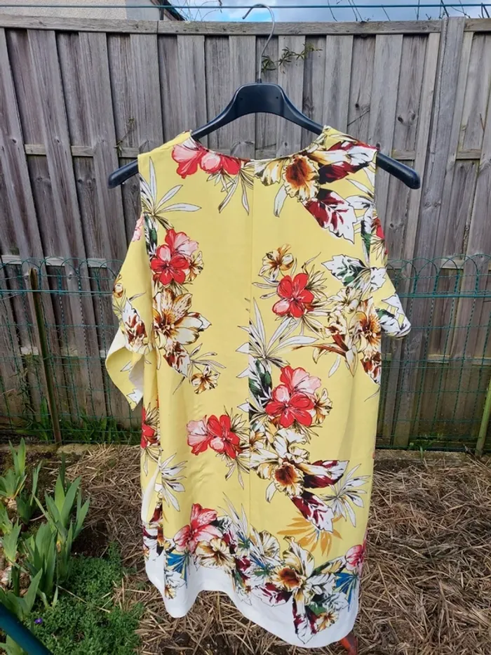 Robe jaune - photo numéro 3