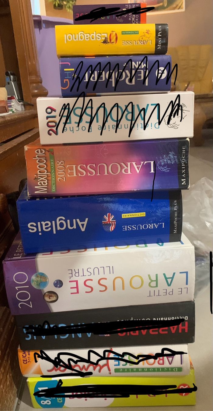 Livres de dictionnaires différents