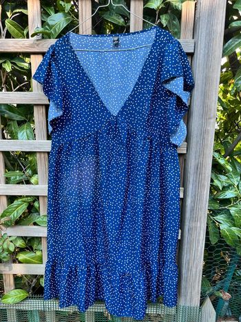 Robe marine volant