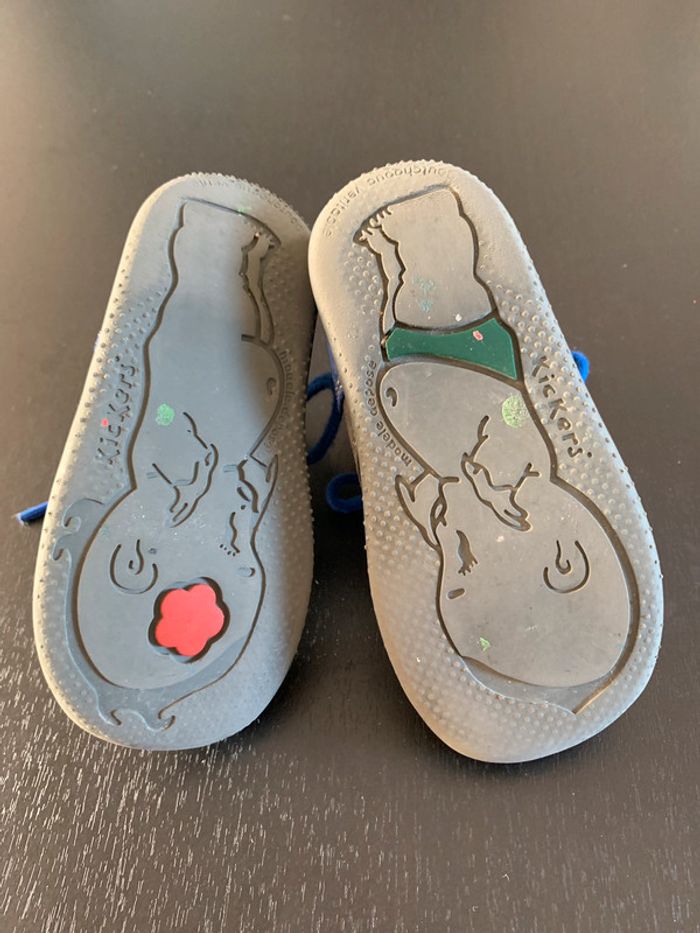 Paire de Kickers T.22 - photo numéro 4