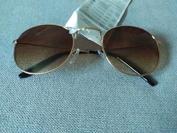 Lunettes de soleil rondes dorées – Neuves avec étiquette