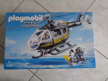 Hélicoptère et policiers d'élite city action playmobil 9363