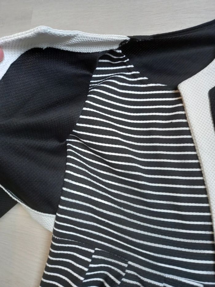 Jolie robe avec petit gilet attaché gaille 146 - photo numéro 3