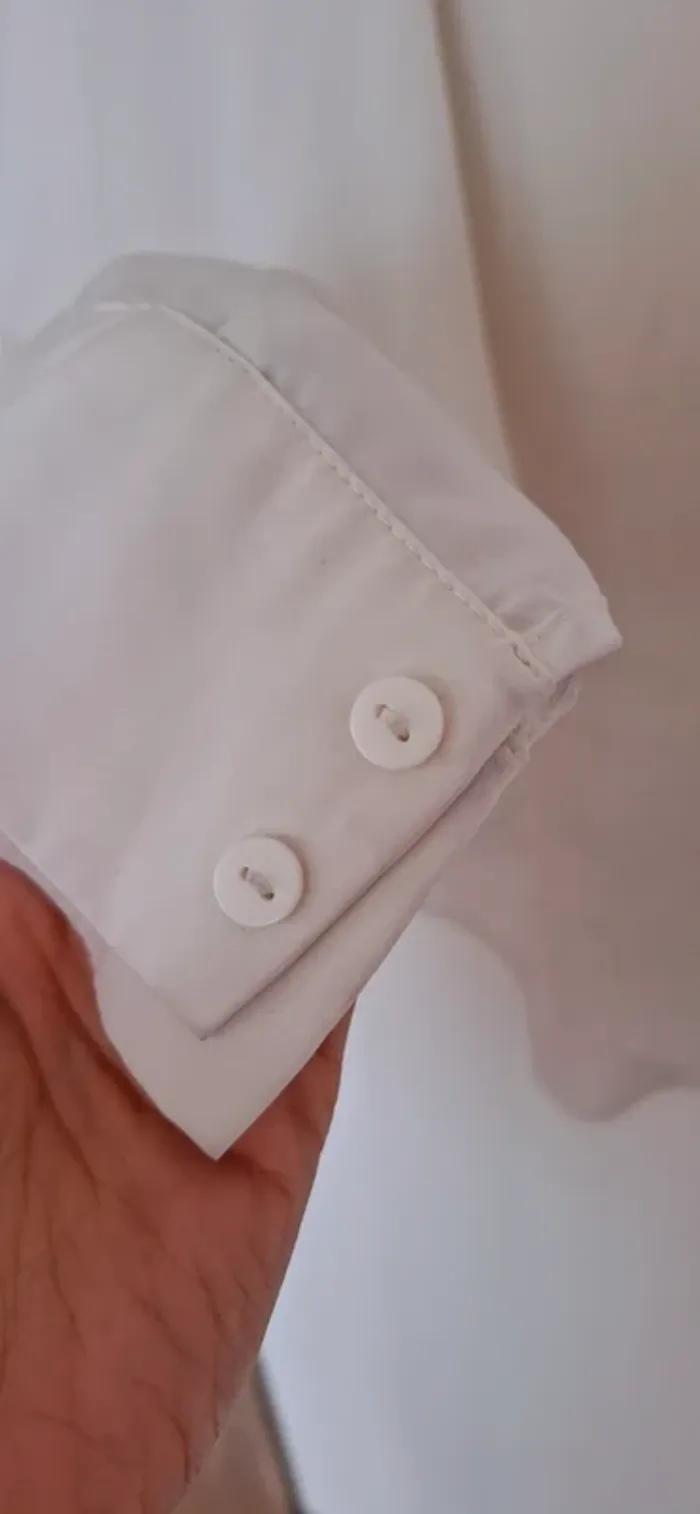 Chemise blanche H&M -excellent etat - Un must-have intemporel tendance LA pièce à avoir 🤍 - photo numéro 5