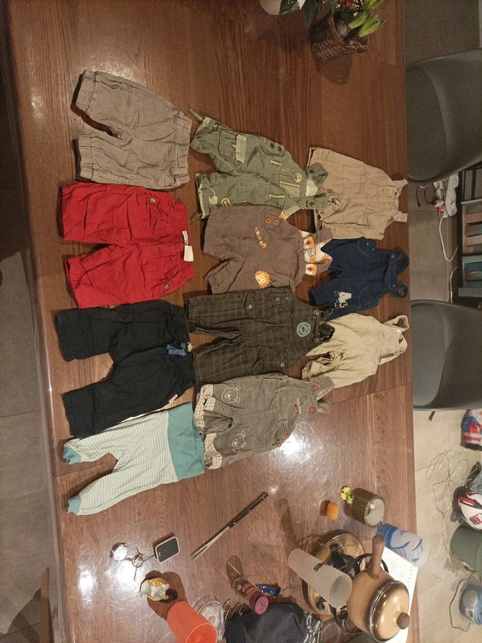 Lot de 4 pantalons et 7 salopette bébé garçon 1 mois