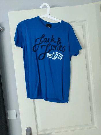 Tee shirt