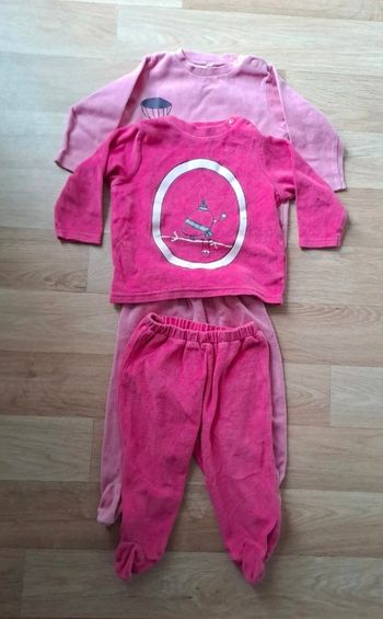 Lot de 2 pyjamas bébé fille 12 mois / 1 an rose en très bon état