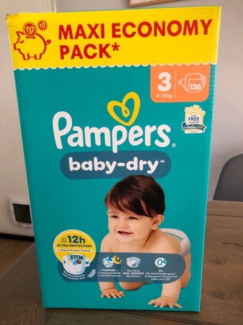 Couche Pampers taille 3 