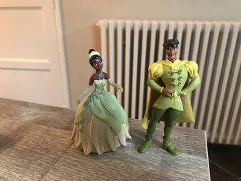 Figurine tiana et naveen princesse et la grenouille disney