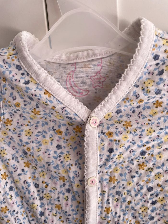 Pyjama 6 mois motif Liberty - photo numéro 2
