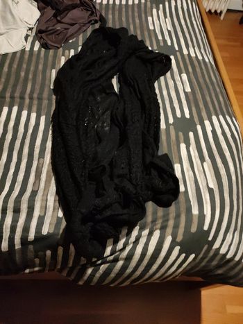 Écharpe longue noire femme