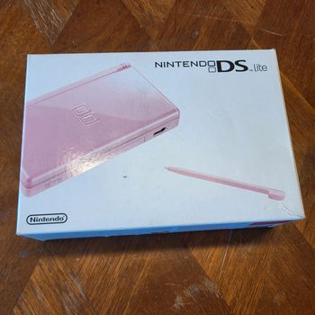 Nitendo Ds lite rose en boite complète