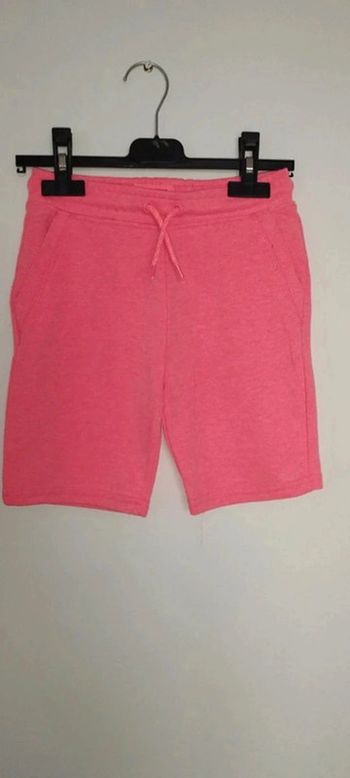 Bermuda rose taille 7/8 ans