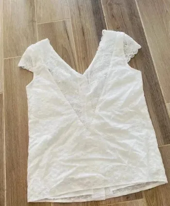 Belle blouse blanche dos nu V taille 38/40