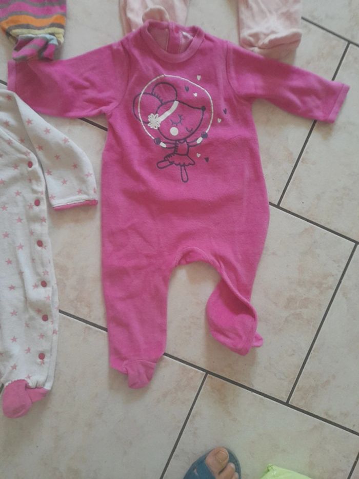 7 pyjamas 6 mois - photo numéro 3