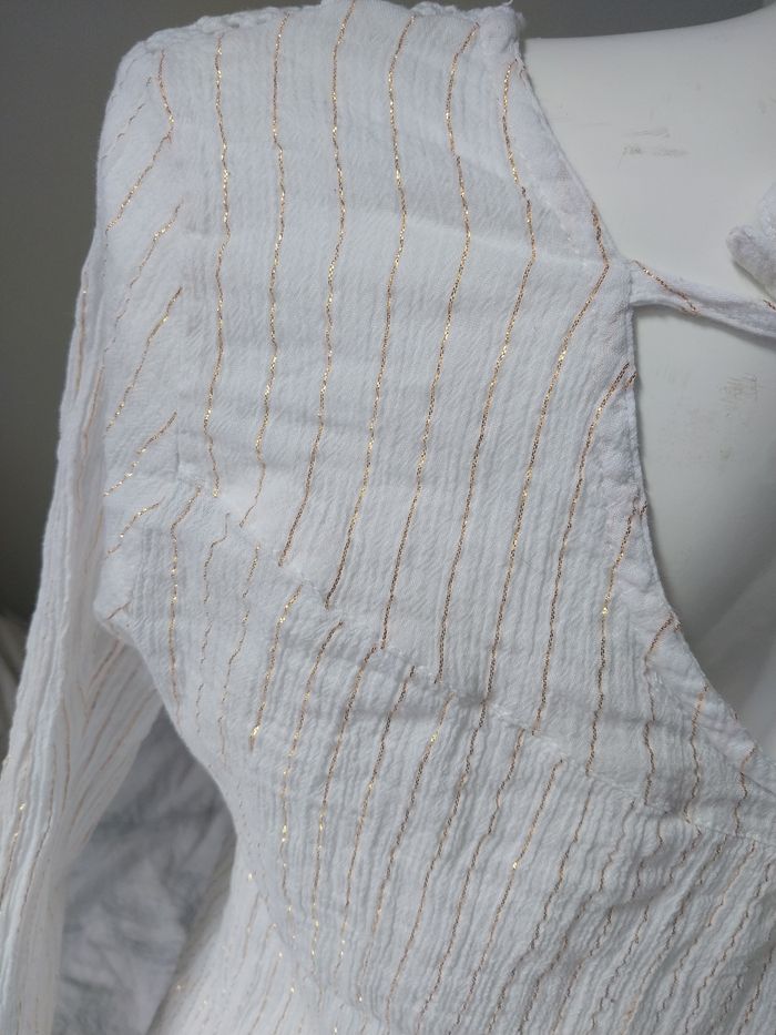 Haut blanc à rayures dorées – Taille 42 - photo numéro 4