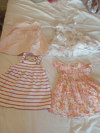 Bonjour je vends lot de 5 vêtements 2 c & a est 2 Primark