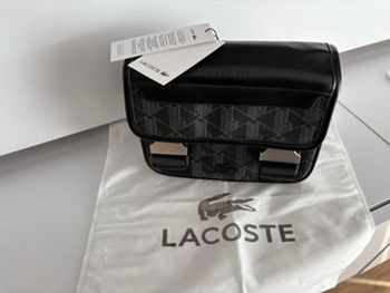Saccoche Lacoste noir 👜