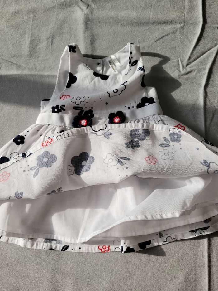 Robe à fleurs 3 mois fille - photo numéro 3