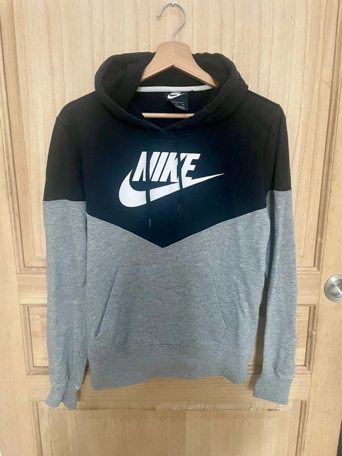Sweat Nike unisexe à capuche gris et noir - M