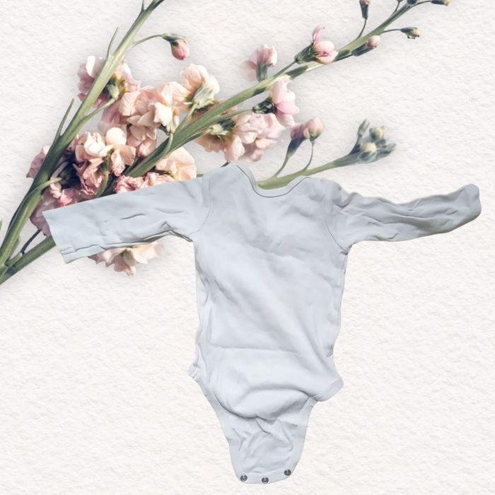 Superbe body bébé fille manches longues blanc, taille 9 mois - photo numéro 2