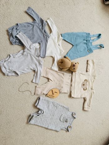 Lot vêtements bébé 1 mois 