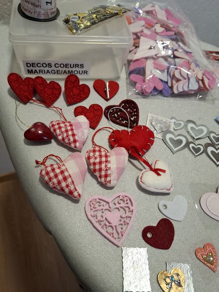 Gros lot de décorations diverses coeurs, mariage, amour pour scrapbooking/loisirs créatifs - photo numéro 4