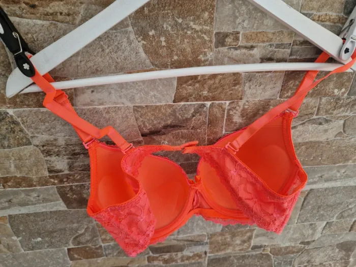 1 soutien-gorge orange taille 95 B marque ETAM - photo numéro 5