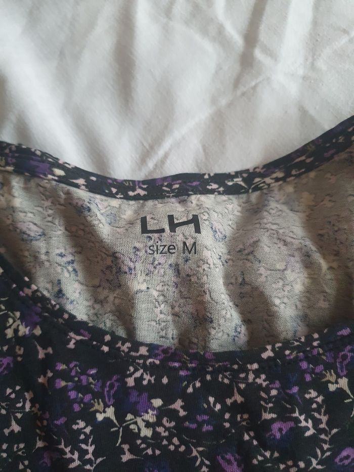 Tee shirt fleuri - photo numéro 2