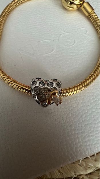 Charm cœur nid d’abeille et abeille bridgerton 