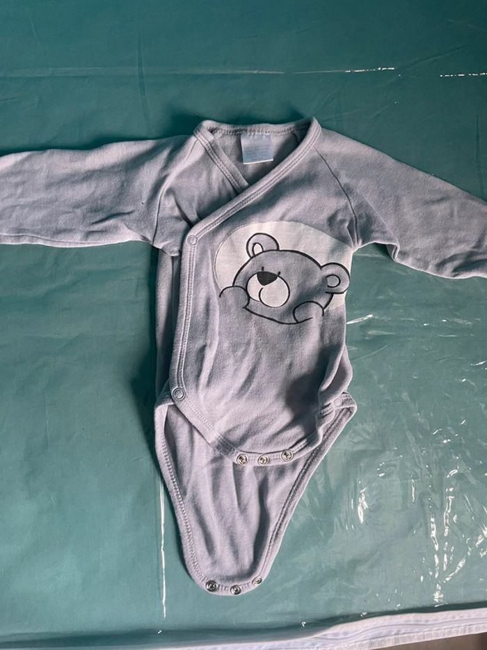 Lot de 4 bodies 3 mois dont Absorba - photo numéro 3