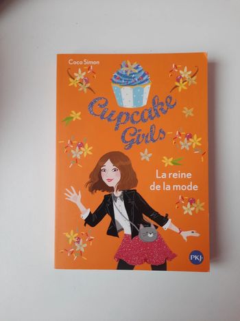 Livre Cupcake Girls La reine de la mode