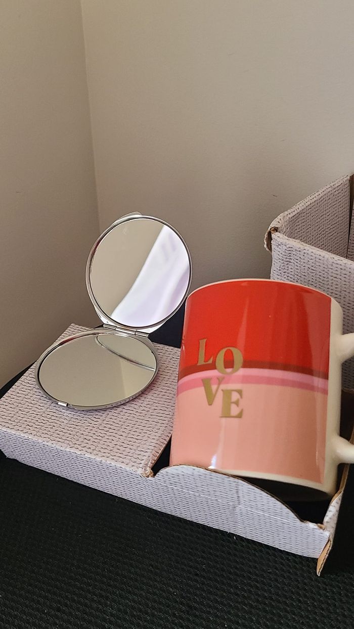 Cocooning Coffret LOVE tasse et miroir