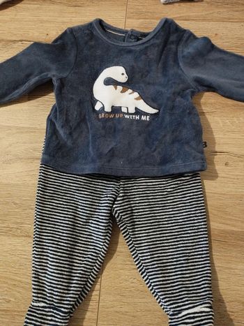 Pyjama deux pièces dino