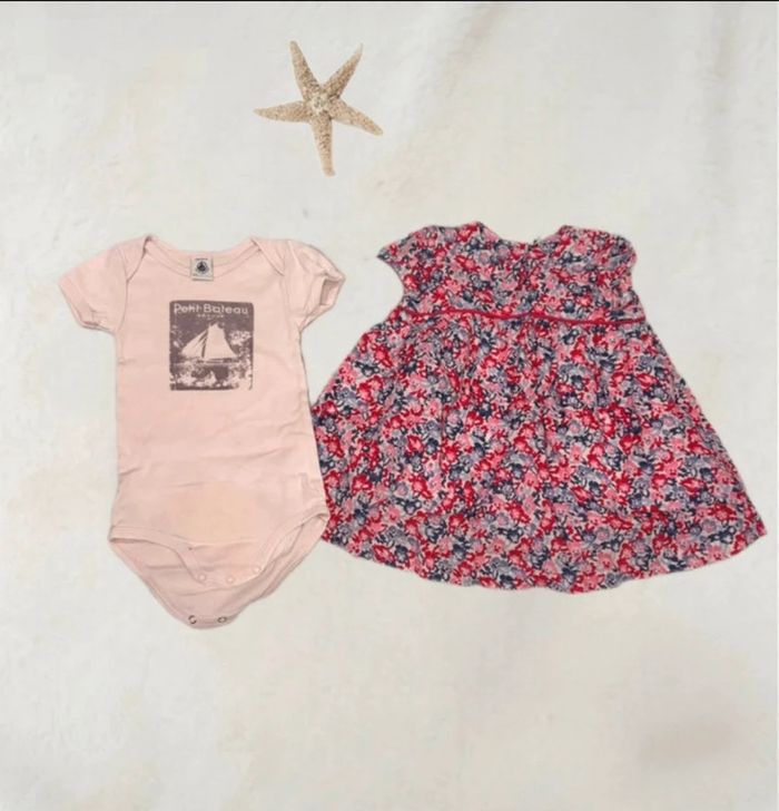 🌷Magnifique robe fleuris et bodies manches courtes taille 12 mois🌷