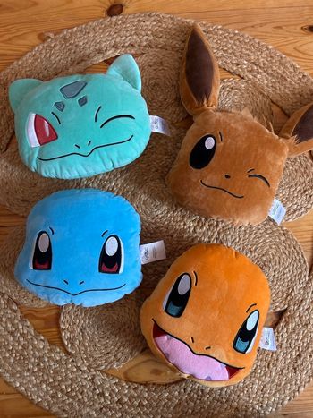 Lot de 4 coussins Pokémon