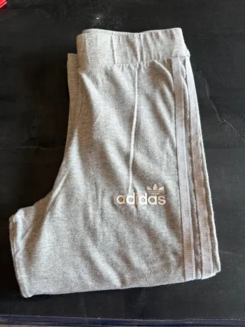 Legging adidas gris