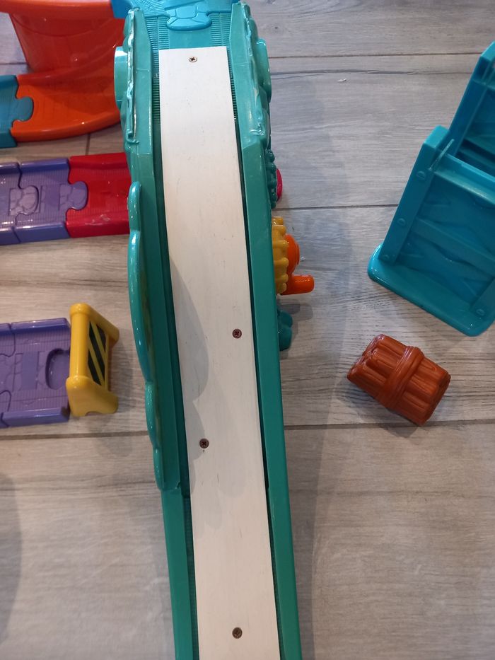 Circuit Tut Tut Bolide + 5 véhicules - photo numéro 7