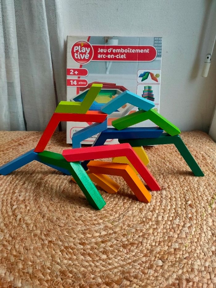 Jeu d'emboîtement Arc en ciel