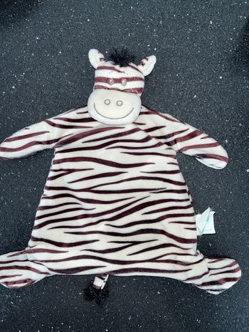 Doudou zèbre kimbaloo la halle noir blanc